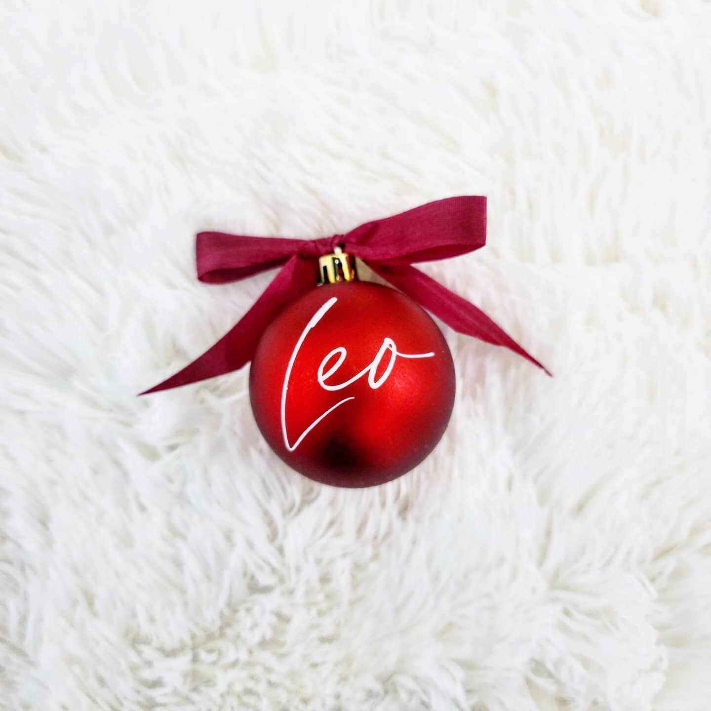 I had to make one for my little fur baby🐱❤️
-
💌 DM to order one for your fur babies!
.
.
.
.
.
.
.
.
.
.
.
.
.
.
#TOdesign #catsofinsta 
#style #instagood #photography
#photooftheday #christmas #christmasdecor #personalized #design 